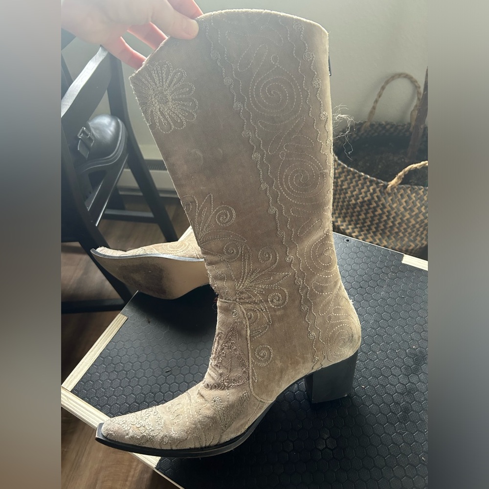 Size 39 Zeyzani Boots
